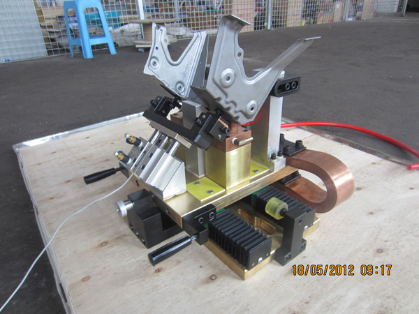 安嘉中頻逆變式凸焊機(jī)奇昊汽車系統(tǒng)現(xiàn)場(chǎng)案例