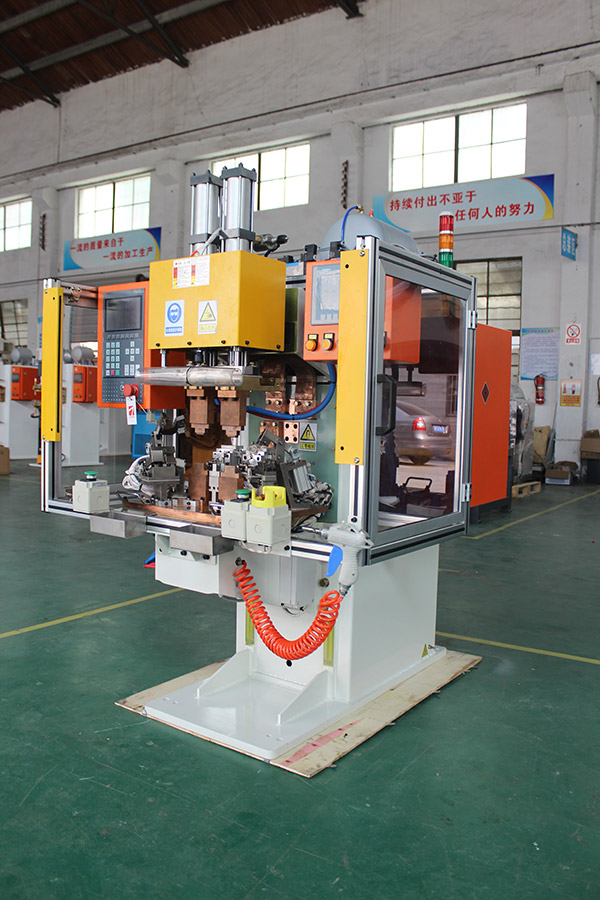 汽車燃油管路自動(dòng)點(diǎn)焊機(jī)