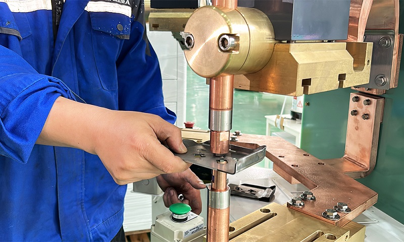 電阻點焊機(jī)過熱的解決辦法