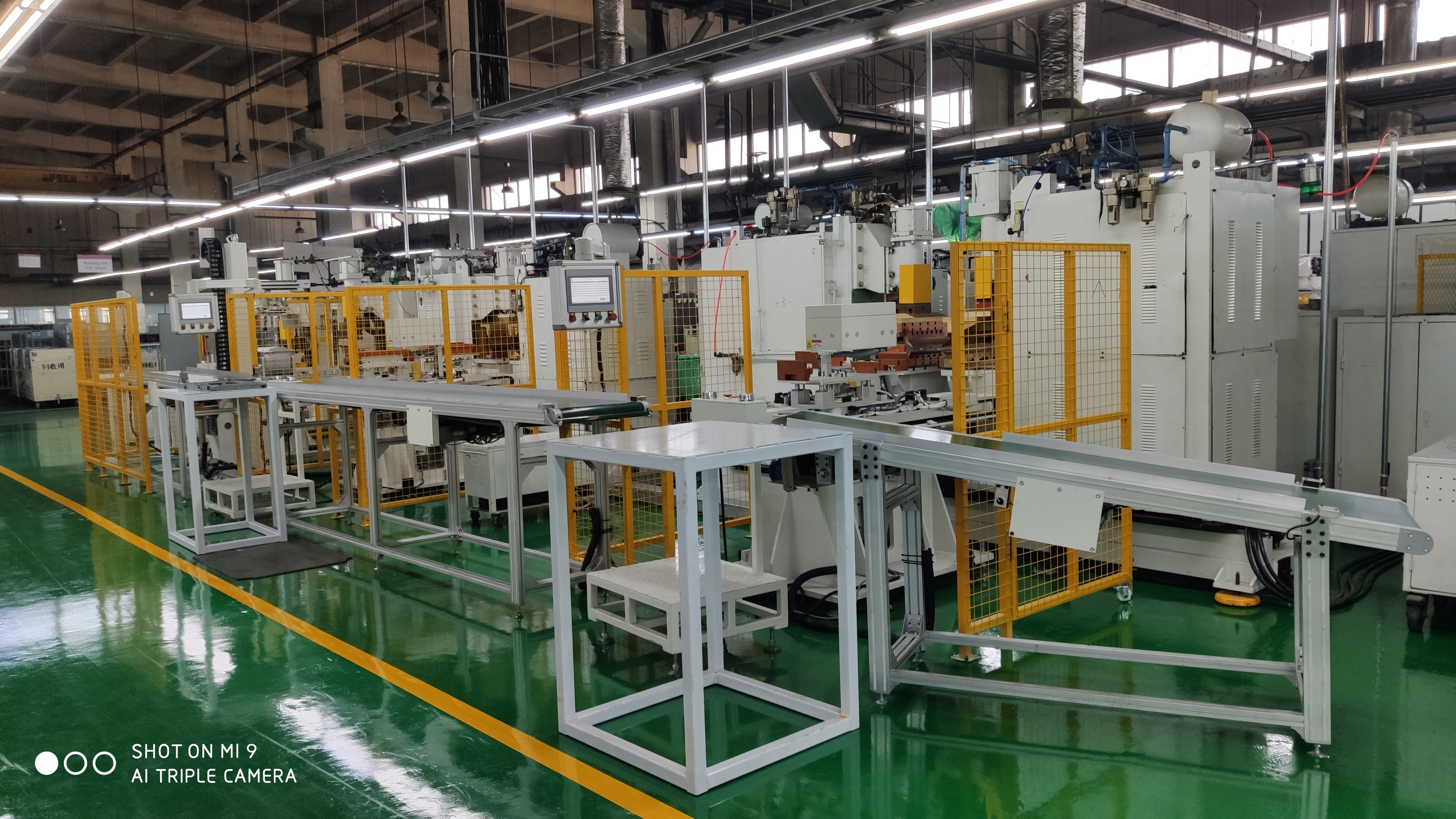 微波爐殼體半自動焊接線